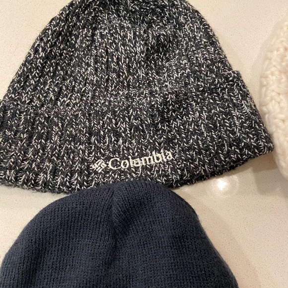 Lot of stocking hats (4 total) beanies - Picture 2 of 4